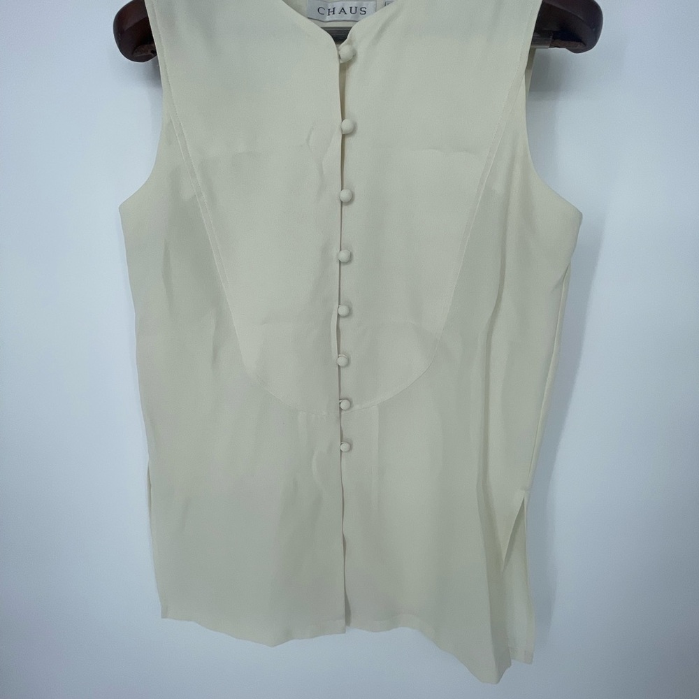 Chaus Cream Button-Back Sleeveless Blouse - Picture 2 of 6